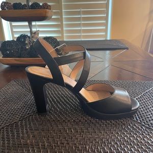 Women’s NWT GEOX RESPIRA HEELED, STRAPPY SANDALS. EU 40=US 10
